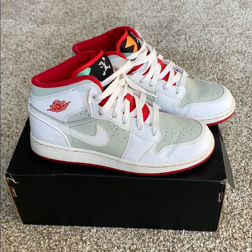Jordan 1 “Hare” size 6Y